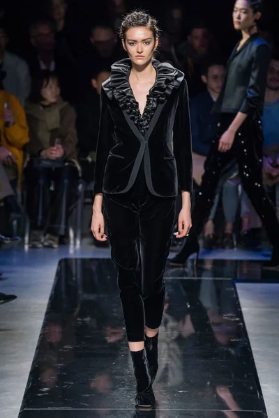 Look 69